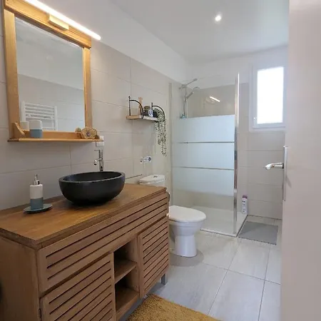 Le Woody Lodge, Large With Wooden Deck And With Garden View Next To Fontainebleau Forest * Acheres-la-Foret