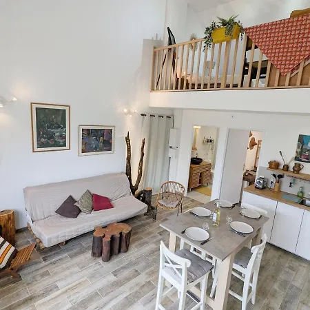 Le Woody Lodge, Large With Wooden Deck And With Garden View Next To Fontainebleau Forest *